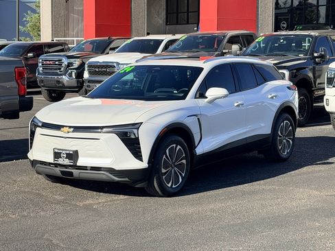Used 2024 Chevrolet Blazer EV LT AWD/4WD image 1