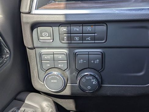 Used 2025 Chevrolet Tahoe LT AWD/4WD image 29