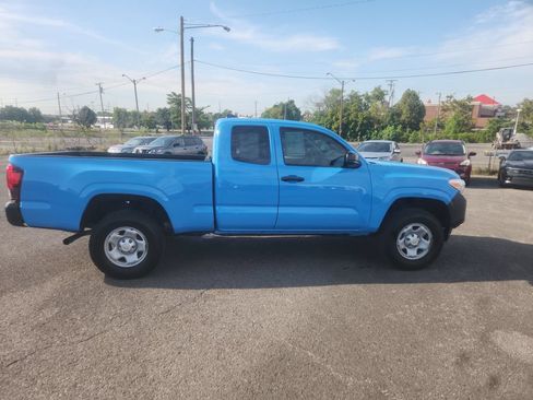 Used 2023 Toyota Tacoma SR RWD image 6