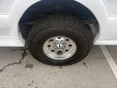 Used 2013 Ford E-350 and Econoline 350 Super Duty Wagon w/ Shuttle Bus Prep Pkg image 16