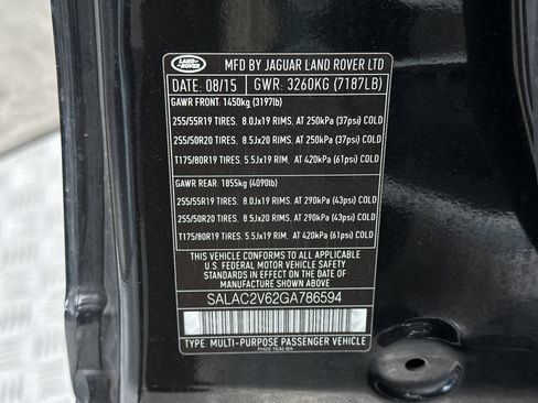Used 2016 Land Rover LR4 AWD/4WD image 13