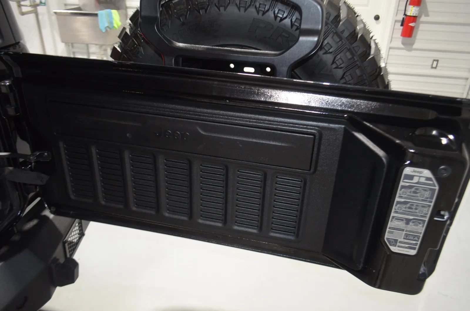 Used 2020 Jeep Wrangler Sport AWD/4WD image 19
