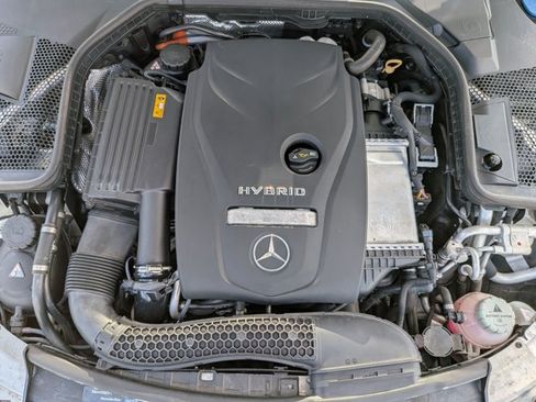 Used 2018 Mercedes-Benz C 350e Sedan image 24