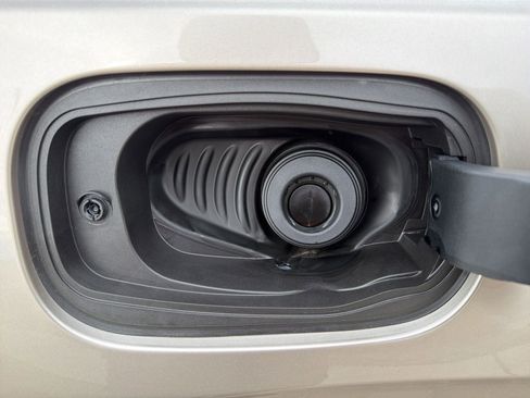 New 2026 Volvo XC90 T8 Plus w/ Protection Package Premier AWD/4WD image 14
