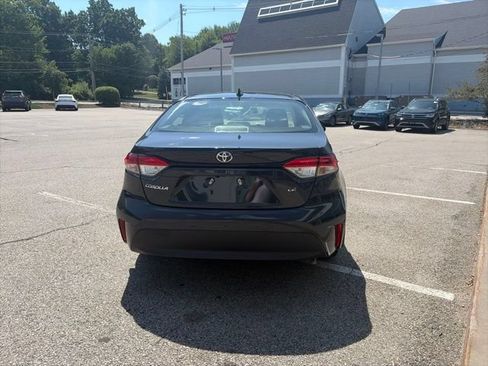 Used 2023 Toyota Corolla LE w/ Carpet Mat Package (TMS) FWD image 7