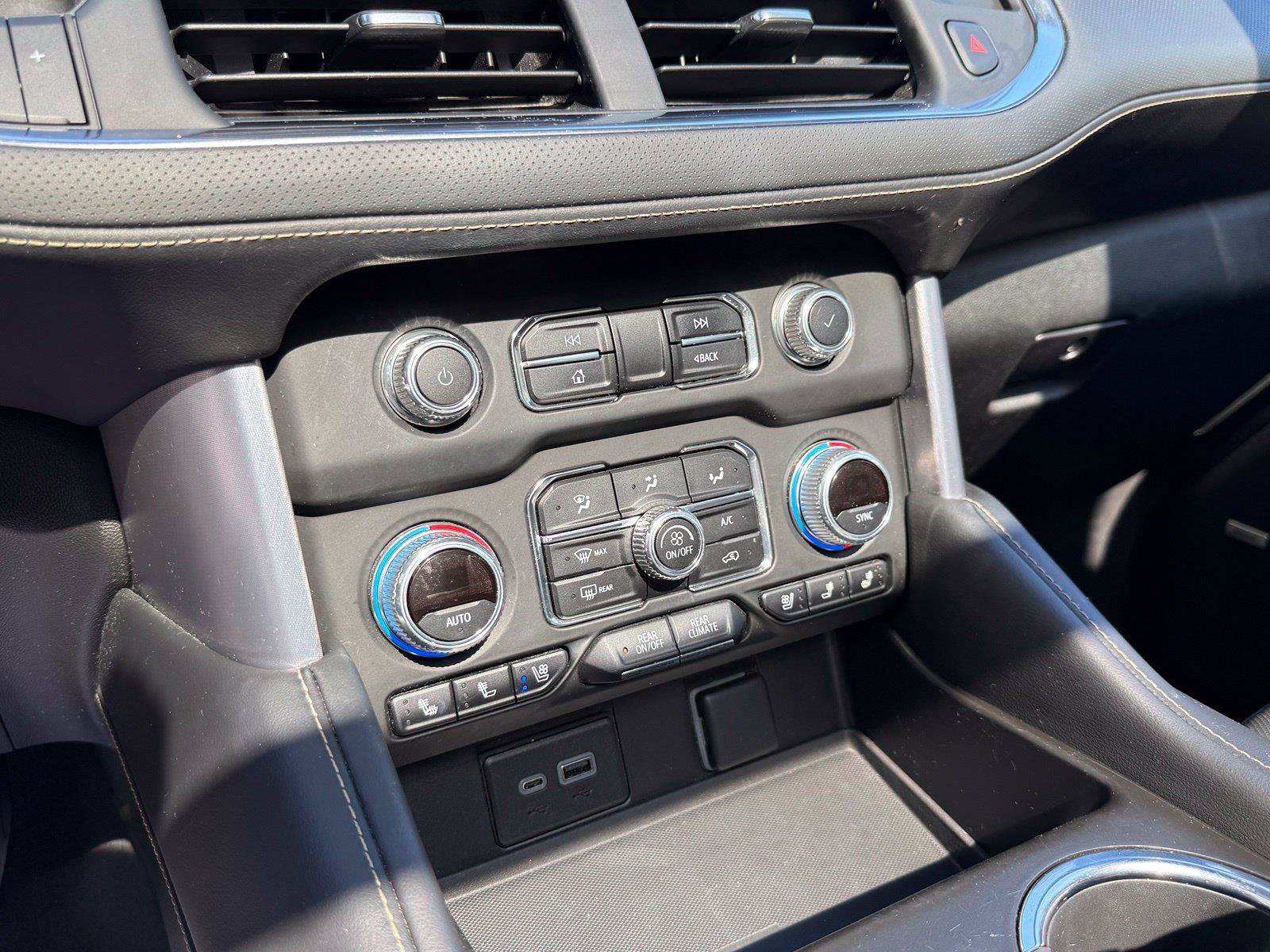 Used 2023 GMC Yukon SLT w/ SLT Premium Package RWD image 46
