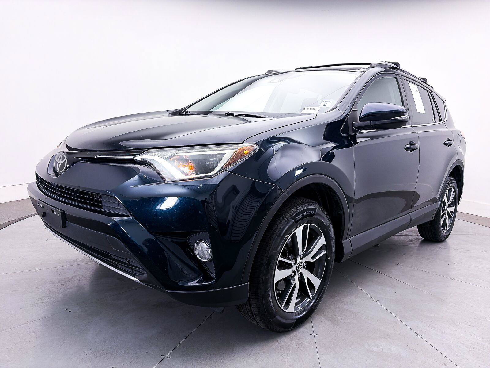 Used 2017 Toyota RAV4 XLE AWD/4WD image 10