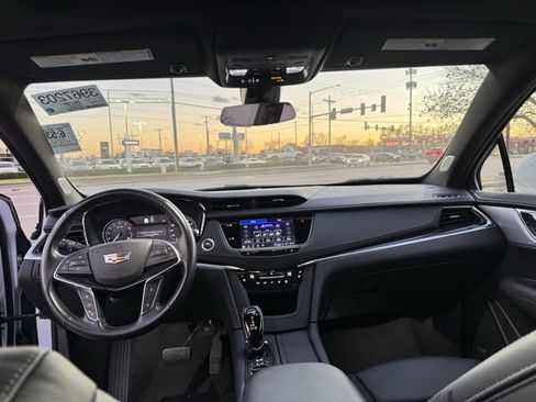 Certified 2024 Cadillac XT5 Premium Luxury w/ LPO, Floor Liner Package image 12