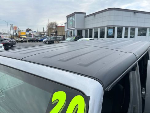 Used 2020 Jeep Wrangler Unlimited Sahara image 8