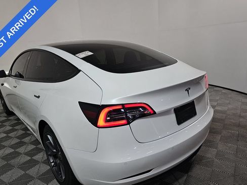 Used 2022 Tesla Model 3 Standard Range RWD image 4