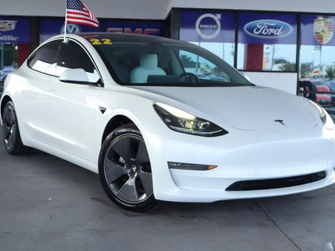 Used 2022 Tesla Model 3 Long Range AWD/4WD image 2