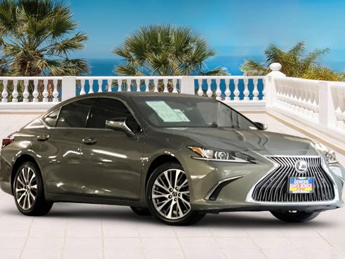 Used 2021 Lexus ES 250 w/ Premium Package image 2