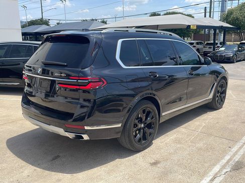 Used 2024 BMW X7 xDrive40i w/ Climate Comfort Package AWD/4WD image 3