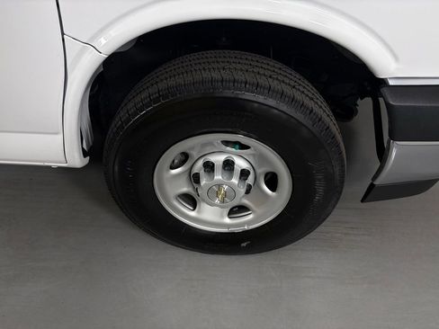 Used 2025 Chevrolet Express 2500 w/ Driver Convenience Package RWD image 12