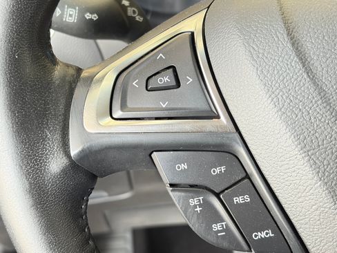 Used 2019 Ford Edge SEL w/ Equipment Group 201A FWD image 17