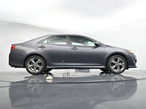 Used 2014 Toyota Camry SE w/ Leather Package FWD image 38