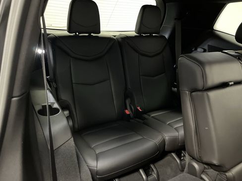 Used 2023 Cadillac XT6 Sport image 38