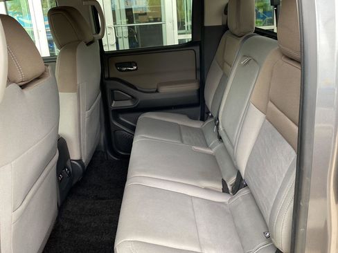 Certified 2022 Nissan Frontier SV AWD/4WD image 18