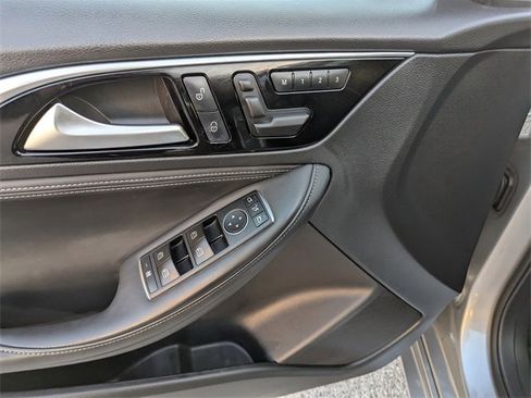 Used 2019 INFINITI QX30 image 18