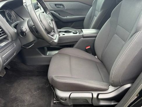 Used 2023 Nissan Rogue S AWD/4WD image 10