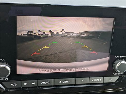 Used 2022 Nissan Pathfinder SV image 24