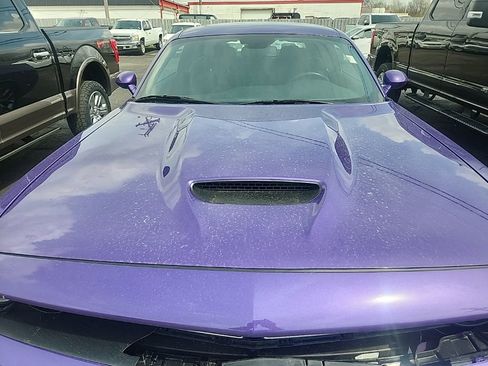 Used 2023 Dodge Charger SXT image 3