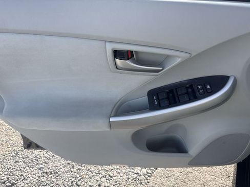Used 2015 Toyota Prius Three image 13