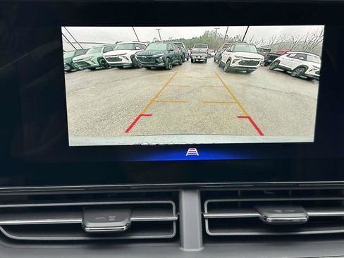 New 2026 Chevrolet Trax ACTIV w/ Sunroof Package image 24