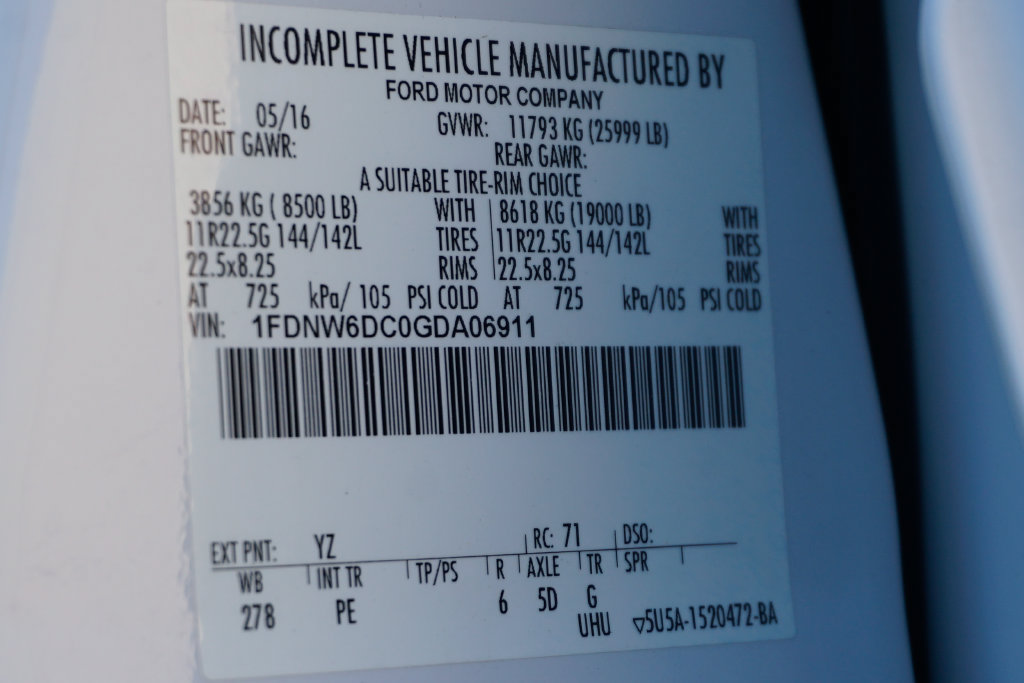 Used 2016 Ford F650 2WD Crew Cab Super Duty image 57