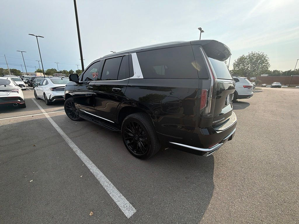 Used 2023 Cadillac Escalade Premium Luxury AWD/4WD image 31