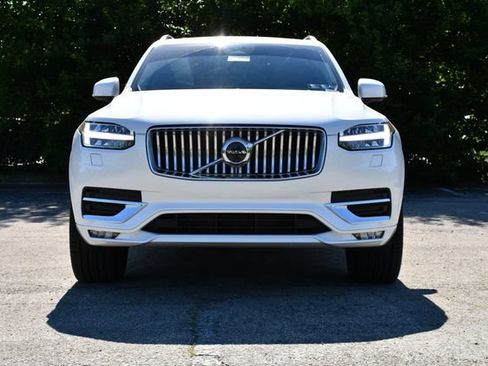 Used 2024 Volvo XC90 B6 Ultimate w/ Lounge Package AWD/4WD image 2