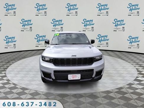 Used 2024 Jeep Grand Cherokee L Limited w/ Black Appearance Package image 2