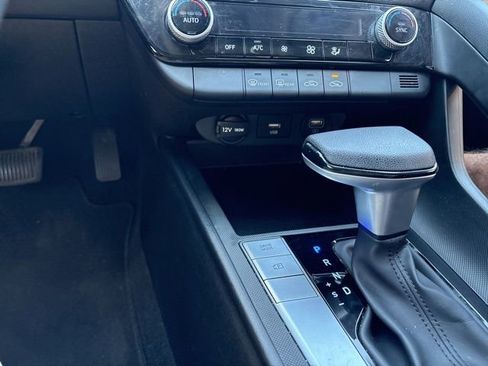 Used 2023 Hyundai Elantra SEL w/ Preferred Accessory Package image 6