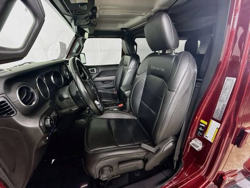Used 2021 Jeep Wrangler Unlimited Sahara w/ Cold Weather Group AWD/4WD image 22