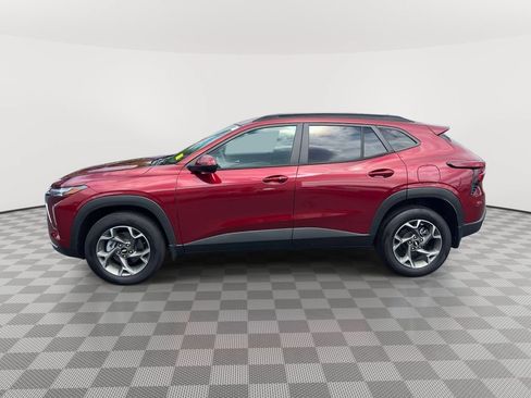 Used 2024 Chevrolet Trax LT w/ Driver Confidence Package FWD image 7