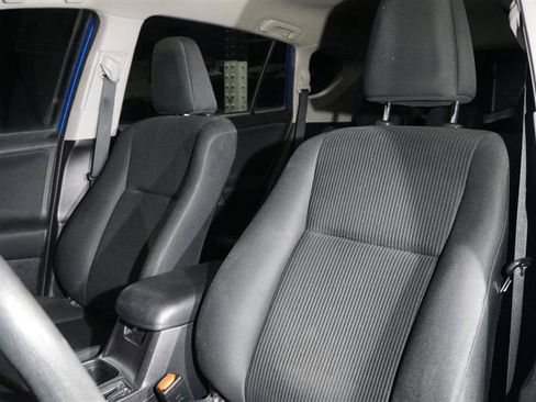 Used 2016 Toyota RAV4 LE image 10