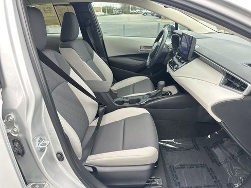 Used 2024 Toyota Corolla LE image 32