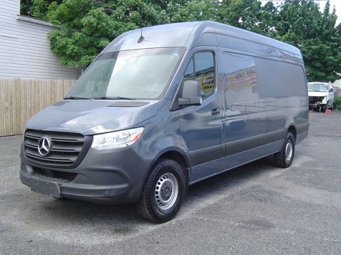 Used 2019 Mercedes-Benz Sprinter 170 image 1