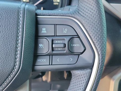 Used 2025 Toyota Tundra SR5 w/ SR5 Premium Package AWD/4WD image 30