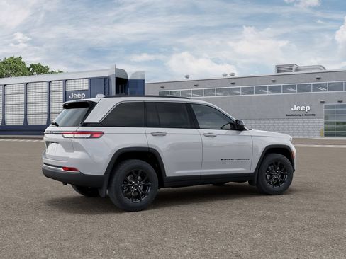 New 2026 Jeep Grand Cherokee Altitude AWD/4WD image 4