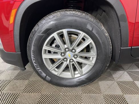 Used 2023 Chevrolet Traverse LT w/ Rear Camera Mirror Package image 15