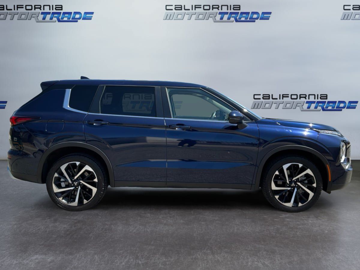 Used 2024 Mitsubishi Outlander SE FWD image 4