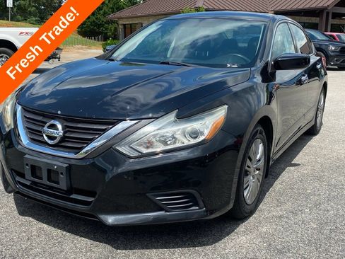 Used 2016 Nissan Altima 2.5 S w/ Power Driver Seat Package FWD image 4