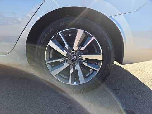 Used 2023 Nissan Versa SV image 16