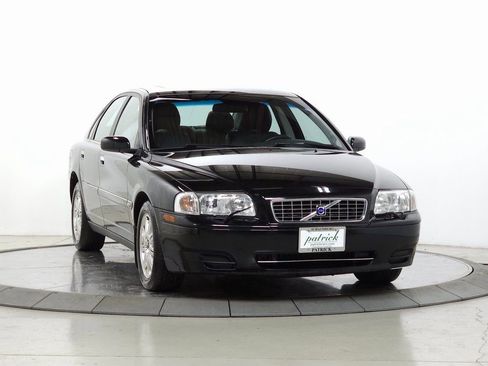 Used 2004 Volvo S80 2.5T image 1