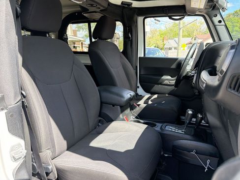 Used 2015 Jeep Wrangler Sport AWD/4WD image 27
