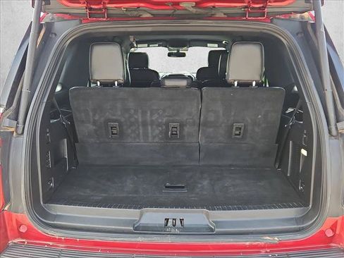 Used 2018 Ford Expedition XLT w/ Equipment Group 202A AWD/4WD image 6