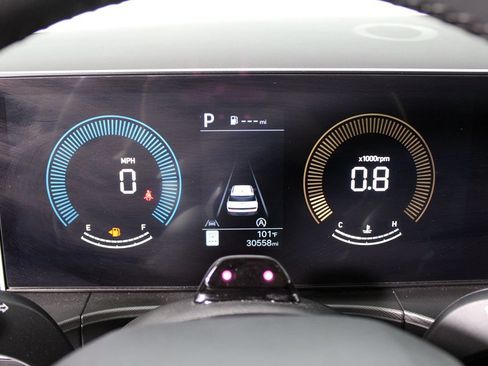 Used 2025 Hyundai Santa Fe SEL FWD image 13