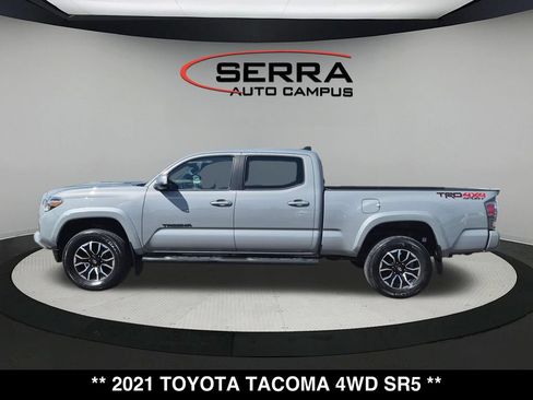 Used 2021 Toyota Tacoma SR5 AWD/4WD image 10