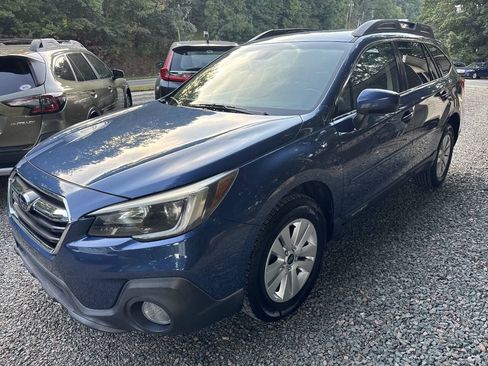 Used 2019 Subaru Outback 2.5i Premium AWD/4WD image 1
